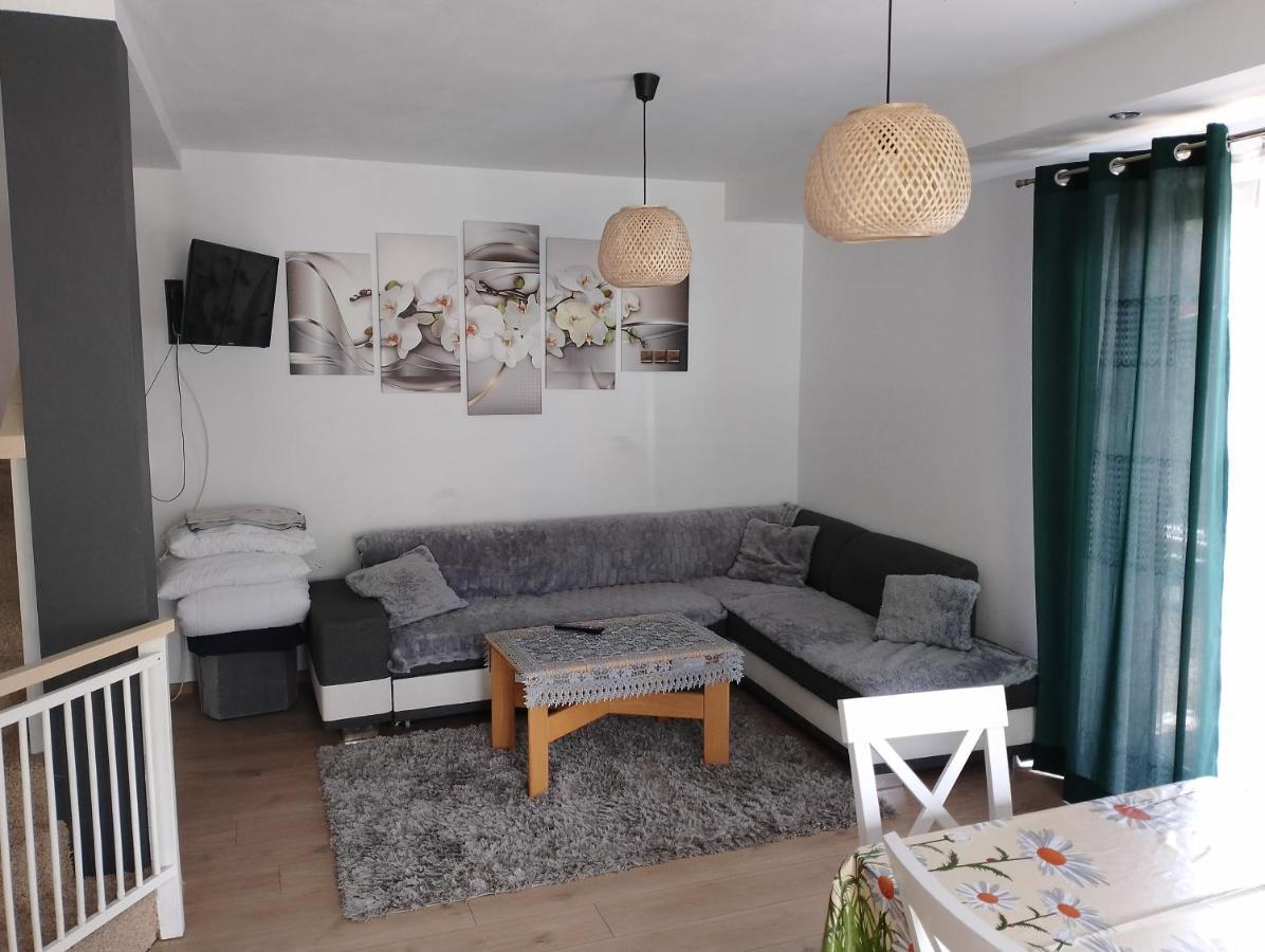 Dom Nad Jeziorem - Mazury Ferienhaus *